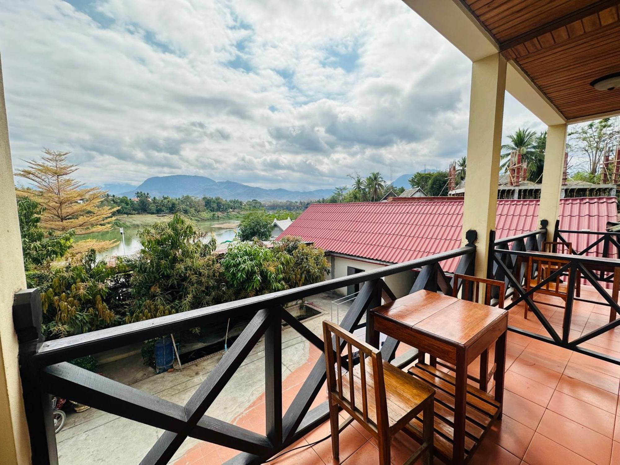 Kingkham Riverside Hotel Luang Prabang Exterior photo